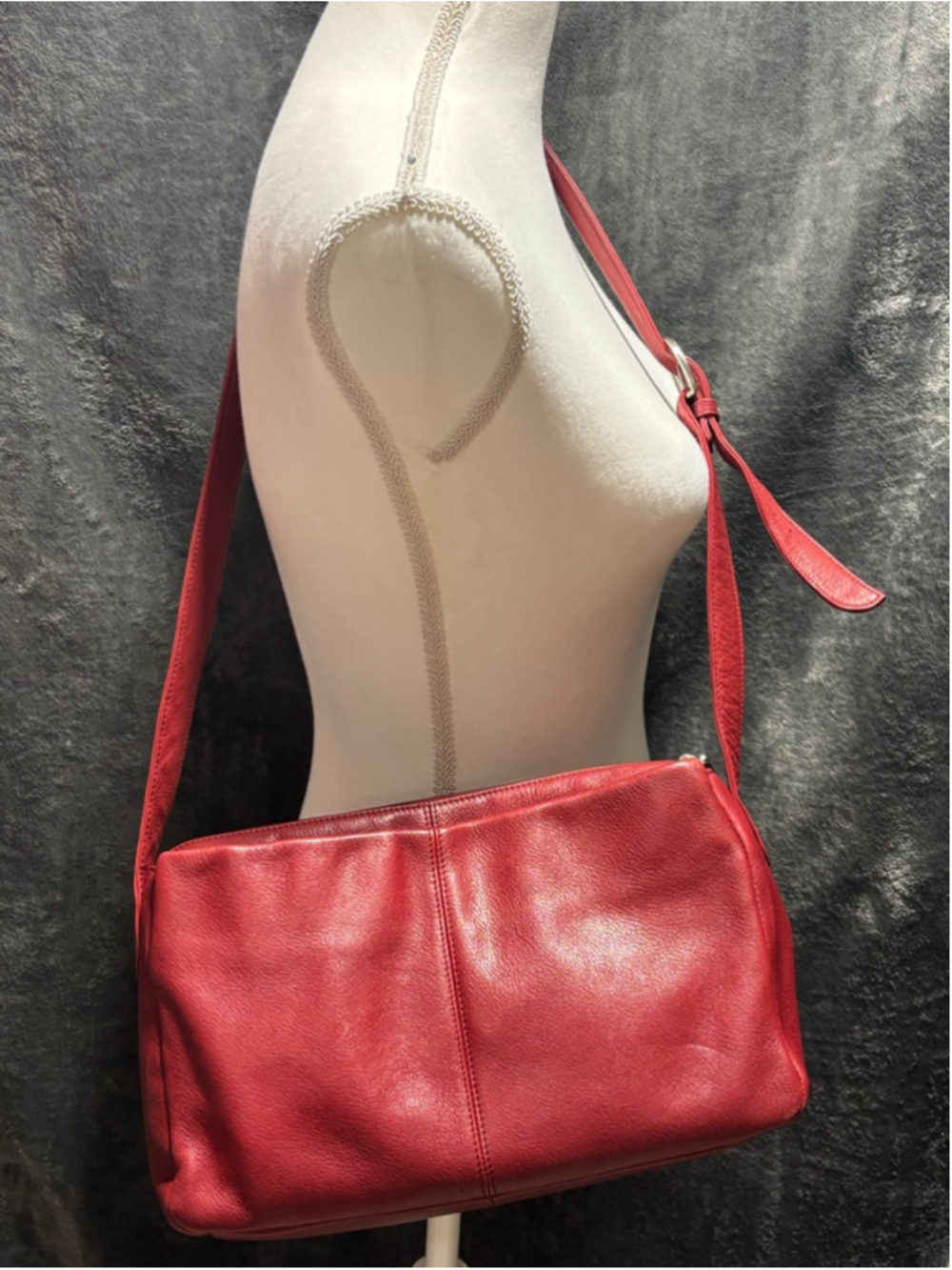 Stone Mountain Red Leather Triple Compartment Crossbody EUC - Picture 2 of 16